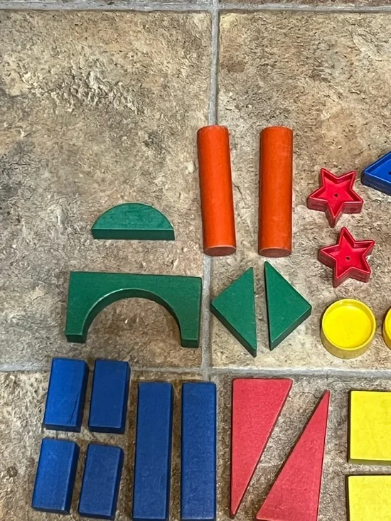 Vtg-ABC & Shape Blocks - Stackable Rings - Picture 8 of 15